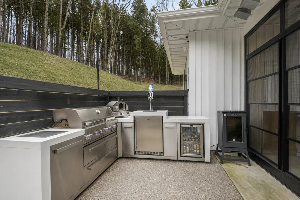 3992 Hidden Hills Court Peninsula Township, MI 49686