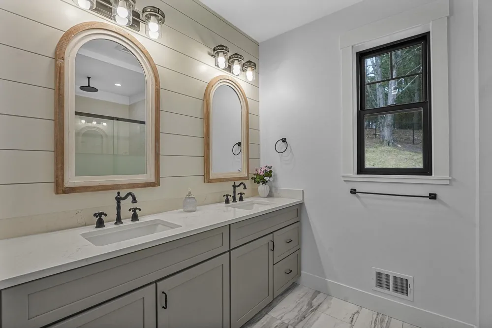 3992 Hidden Hills Court Peninsula Township, MI 49686