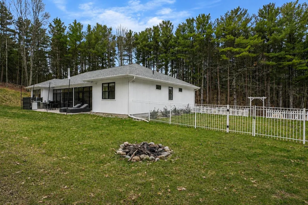 3992 Hidden Hills Court Peninsula Township, MI 49686