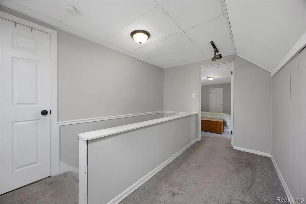 20701 Toles Lane Grosse Pointe Woods City, MI 48236