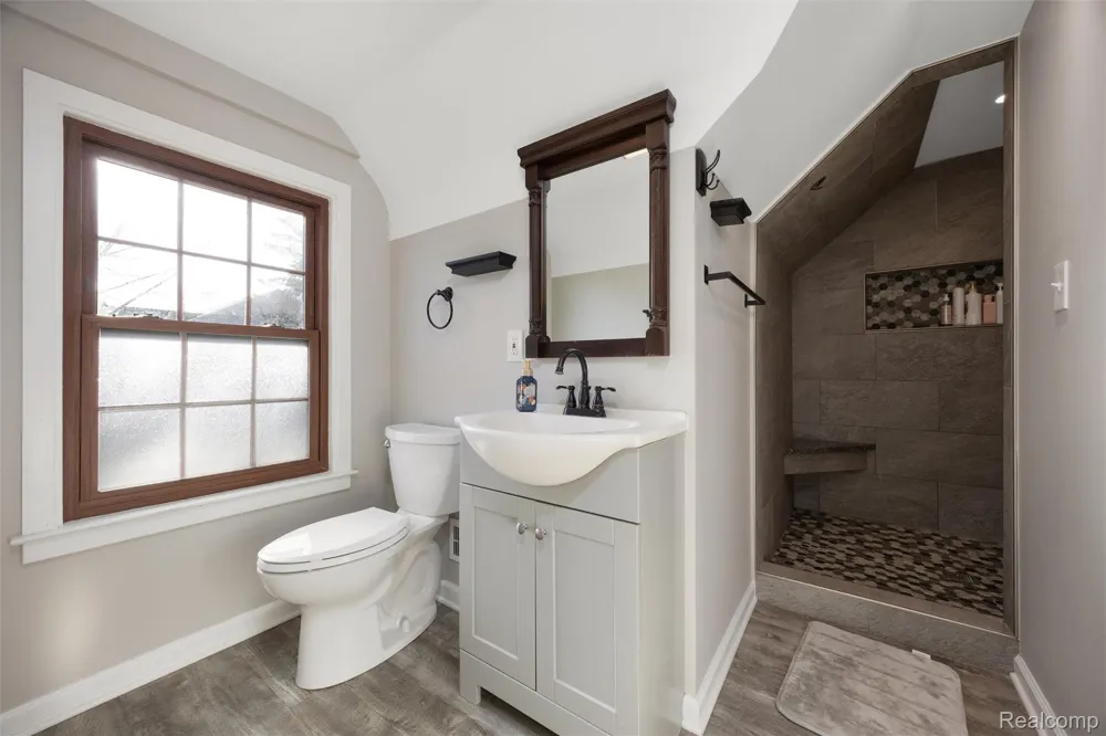 20701 Toles Lane Grosse Pointe Woods City, MI 48236