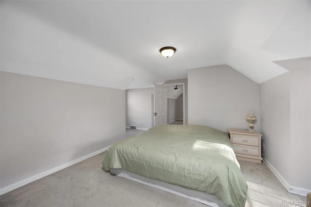 20701 Toles Lane Grosse Pointe Woods City, MI 48236