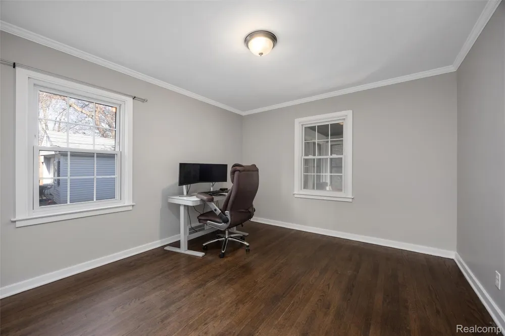 20701 Toles Lane Grosse Pointe Woods City, MI 48236