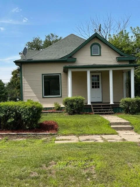 302 Cedar Avenue NW