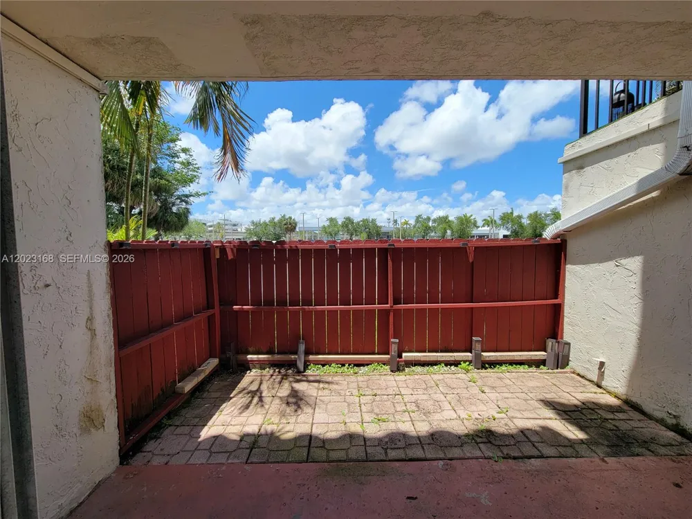 6707 Kendall Dr #107 Pinecrest, FL 33156