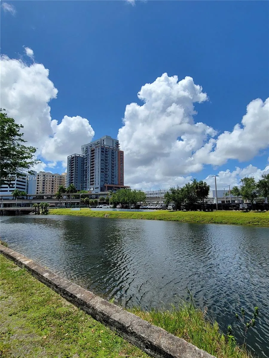 6707 Kendall Dr #107 Pinecrest, FL 33156