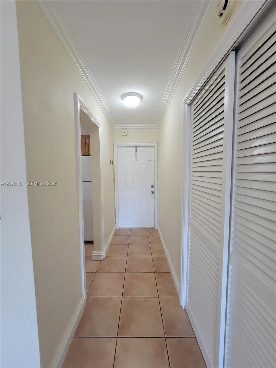 6707 Kendall Dr #107 Pinecrest, FL 33156
