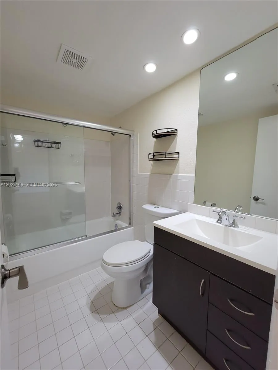 6707 Kendall Dr #107 Pinecrest, FL 33156