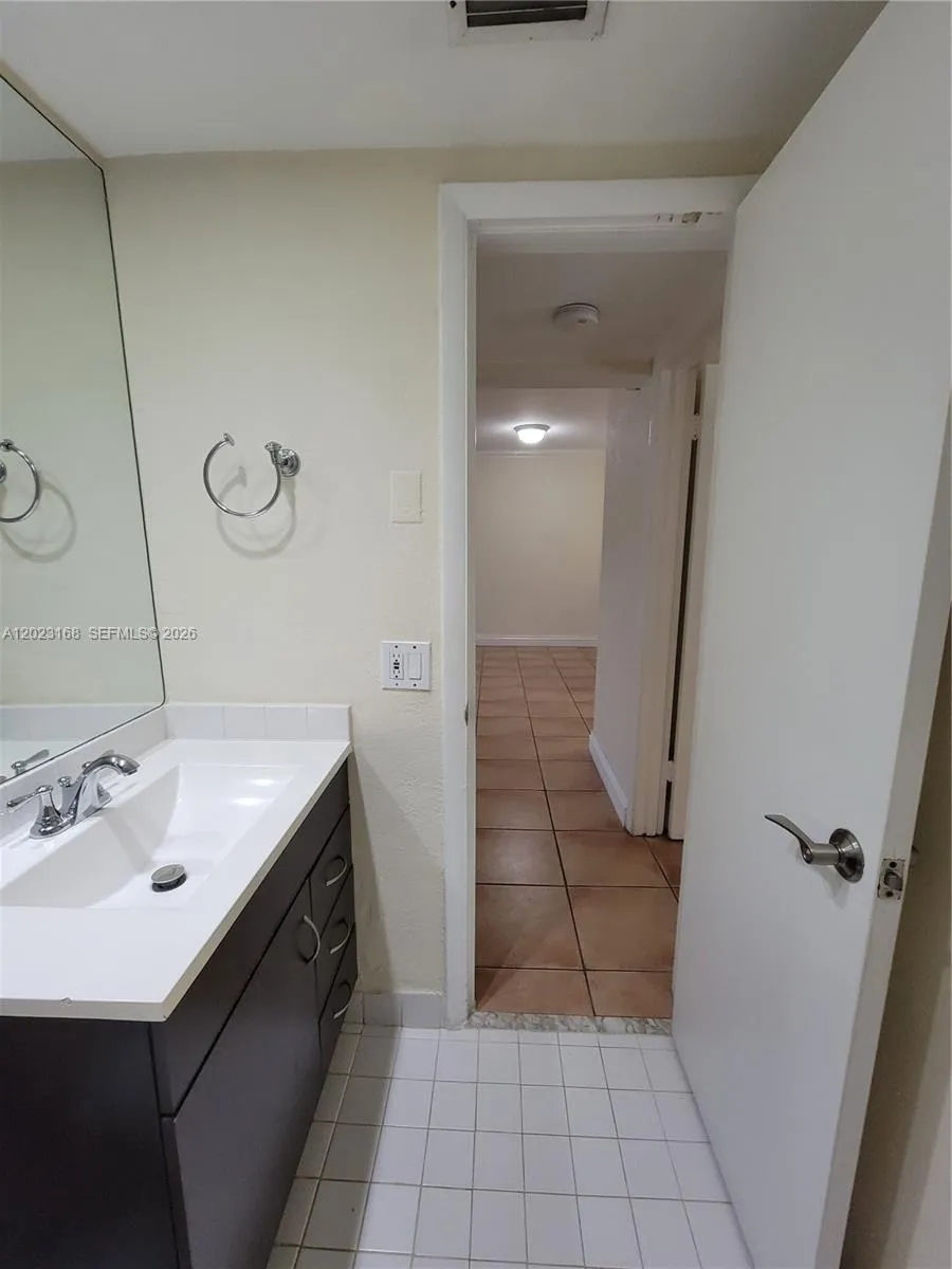 6707 Kendall Dr #107 Pinecrest, FL 33156