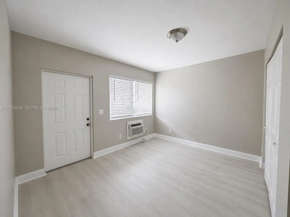 1920 Washington Ave #5 Opa-Locka, FL 33054