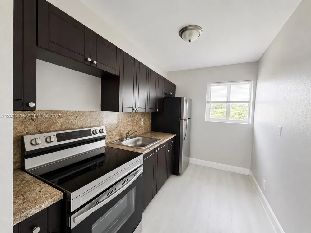 1920 Washington Ave #5 Opa-Locka, FL 33054