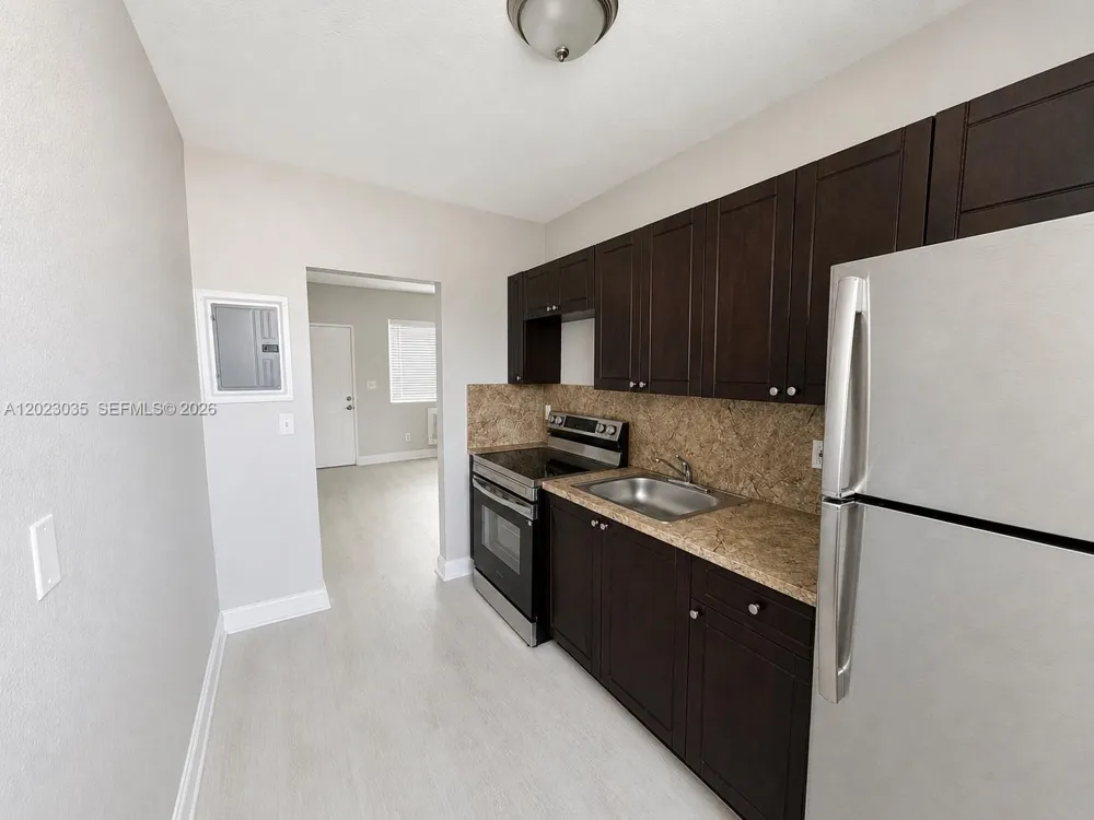 1920 Washington Ave #5 Opa-Locka, FL 33054