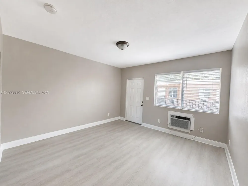 1920 Washington Ave #5 Opa-Locka, FL 33054