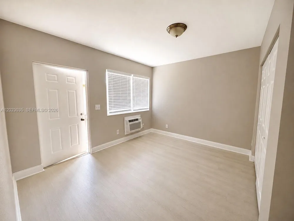1920 Washington Ave #5 Opa-Locka, FL 33054