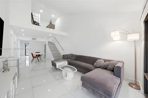 455 NE 210th Ter