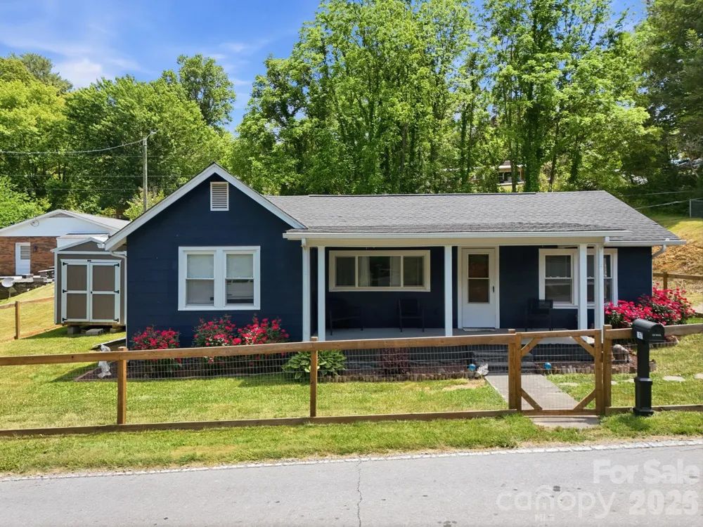 197 Mulberry Street Clyde, NC 28721
