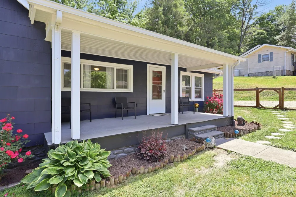 197 Mulberry Street Clyde, NC 28721
