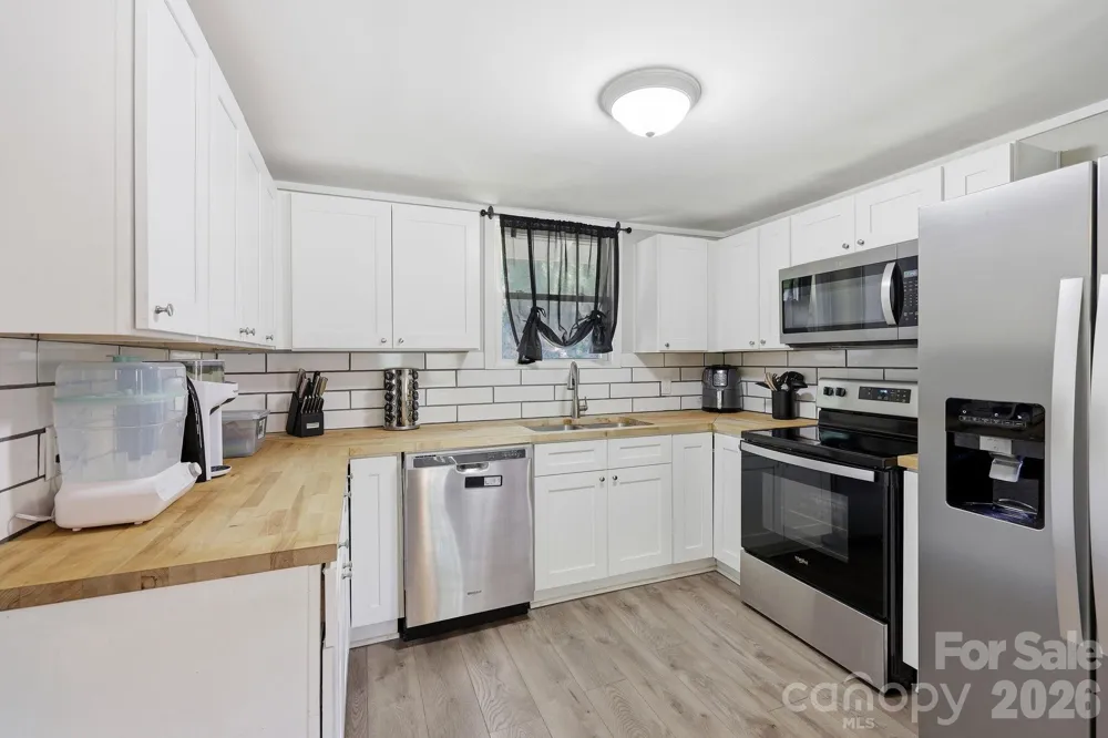197 Mulberry Street Clyde, NC 28721