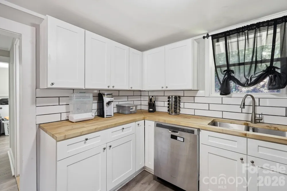 197 Mulberry Street Clyde, NC 28721
