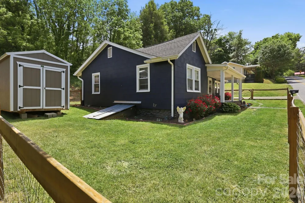 197 Mulberry Street Clyde, NC 28721