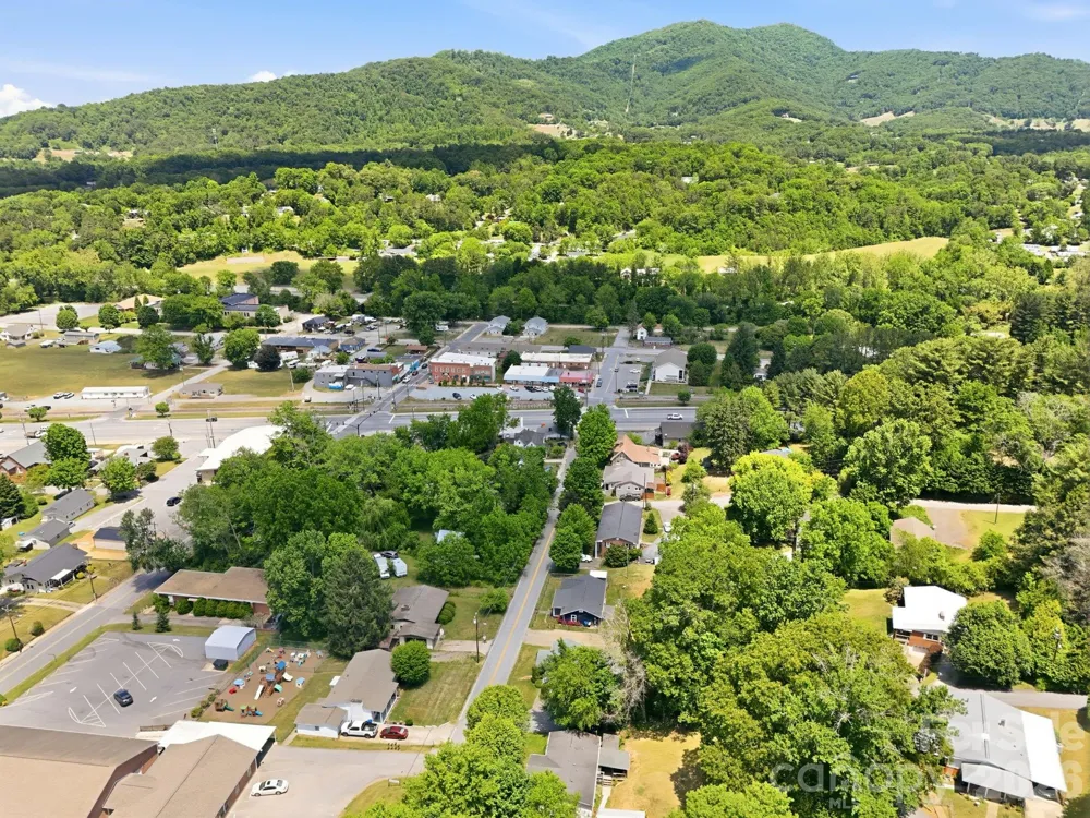 197 Mulberry Street Clyde, NC 28721