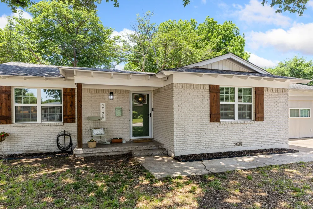2125 Elton Road Haltom City, TX 76117