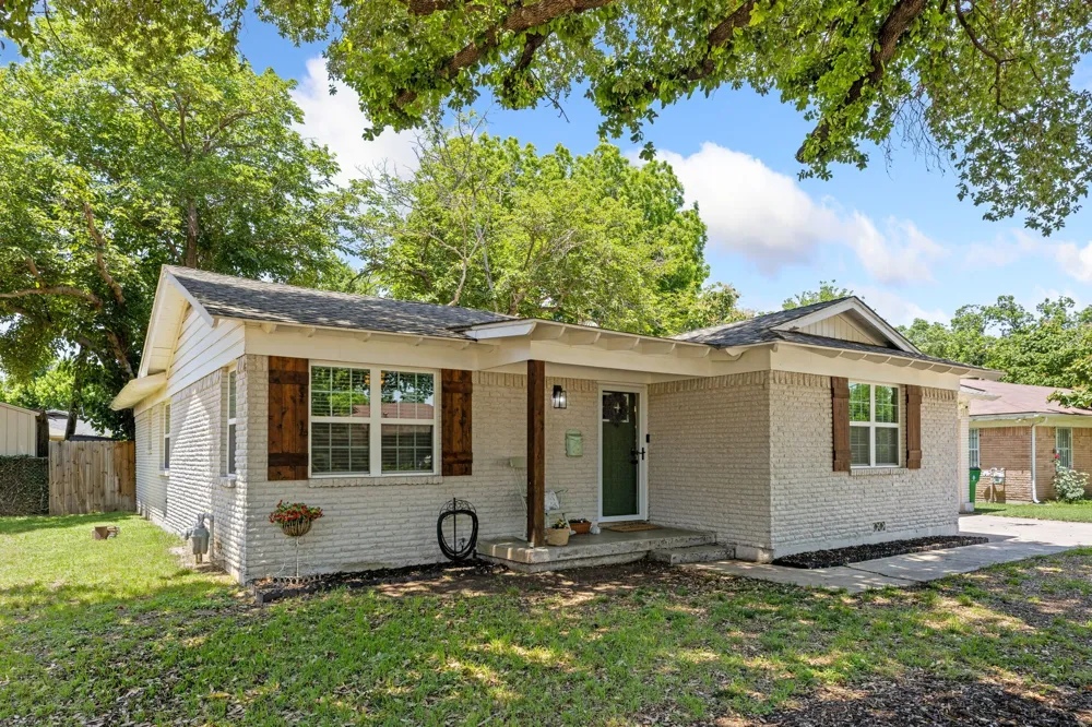 2125 Elton Road Haltom City, TX 76117