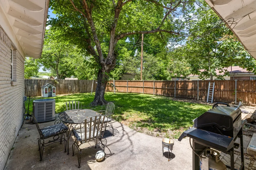 2125 Elton Road Haltom City, TX 76117
