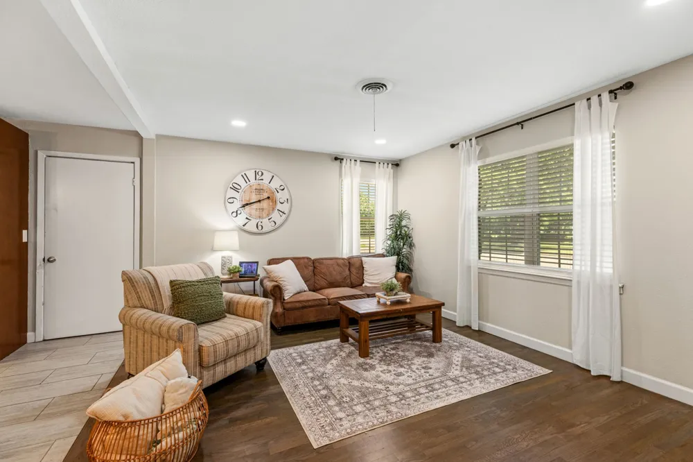 2125 Elton Road Haltom City, TX 76117
