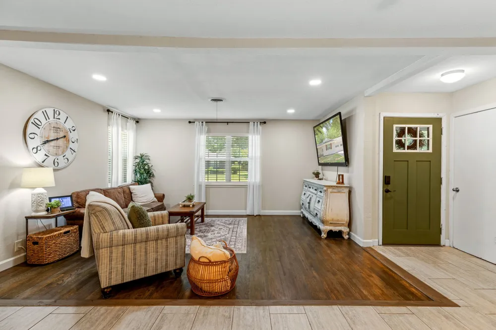2125 Elton Road Haltom City, TX 76117