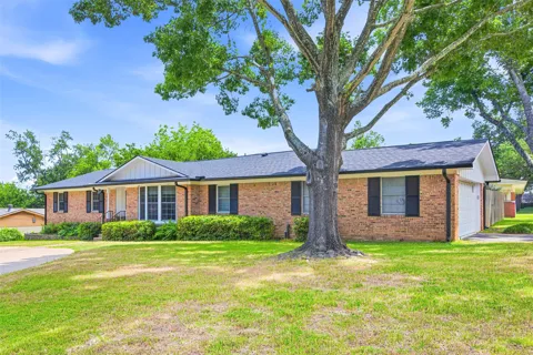 1901 Sterling Drive