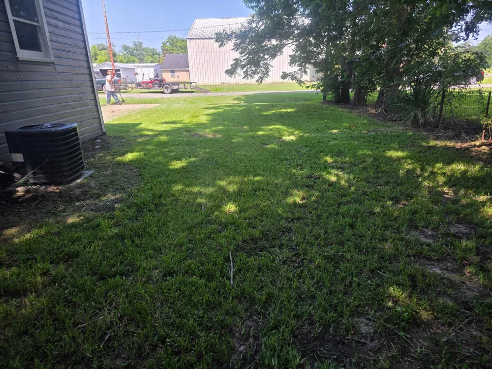 74 County Road 2415 Hull, TX 77564