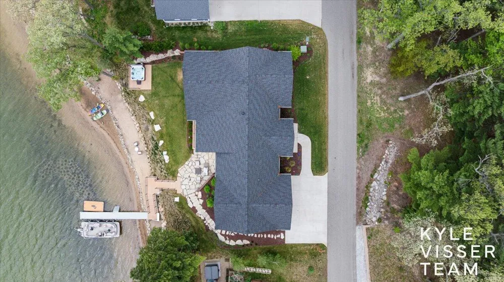 5109 E Manitou Way Newaygo, MI 49337