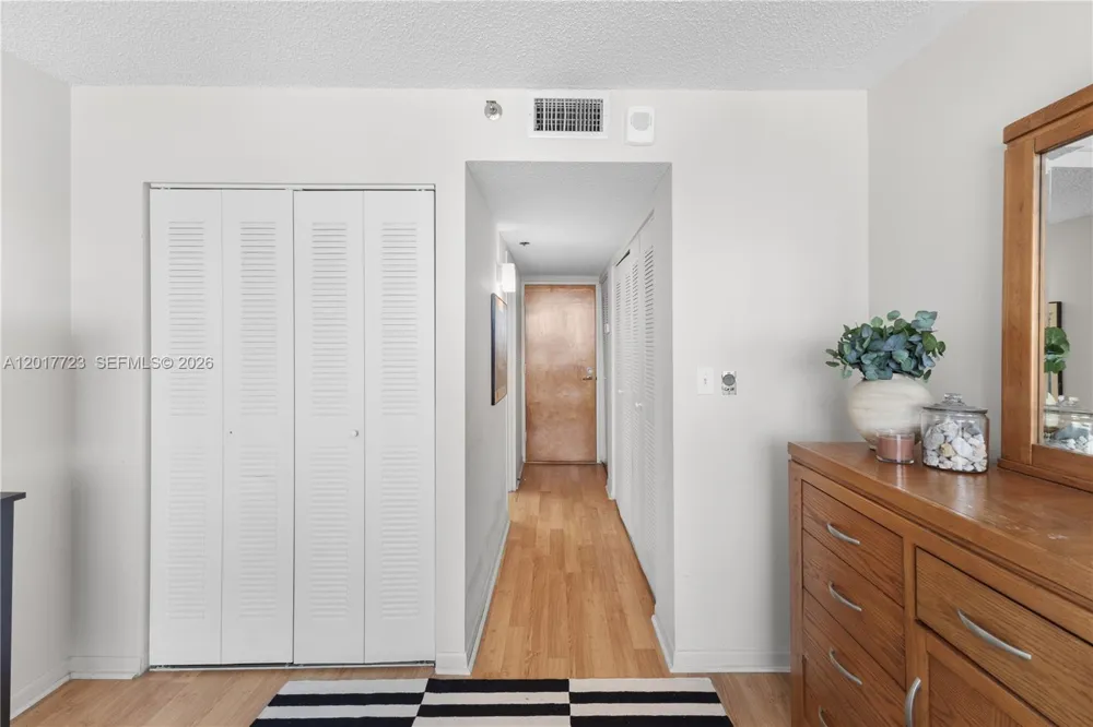 7601 E Treasure Dr #2001 North Bay Village, FL 33141