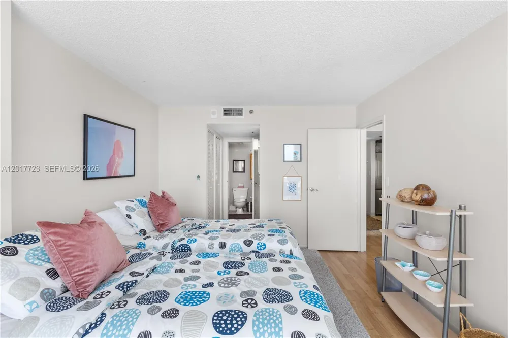 7601 E Treasure Dr #2001 North Bay Village, FL 33141