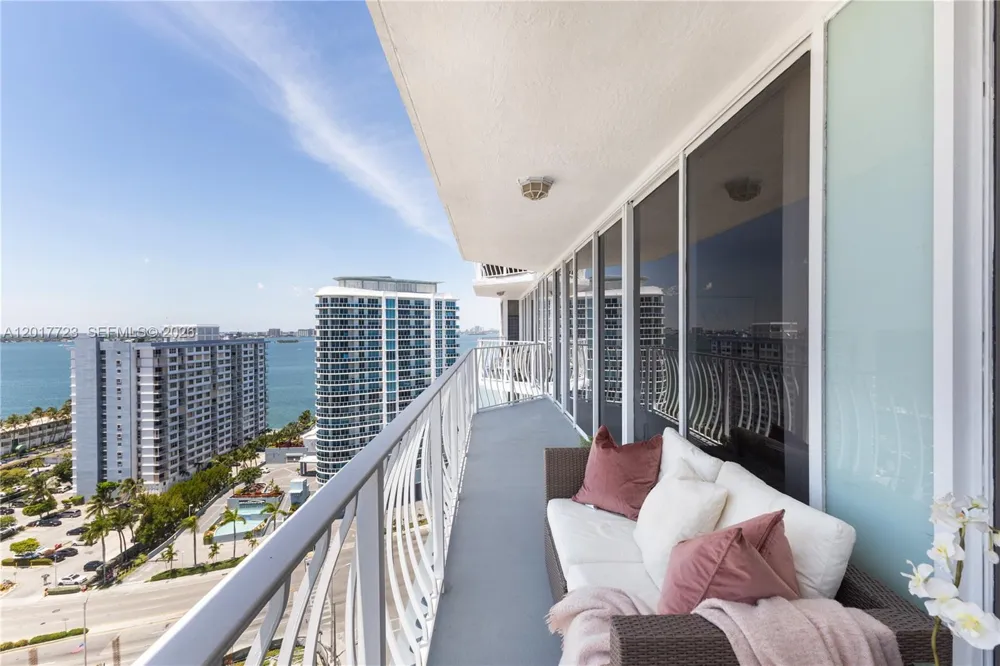 7601 E Treasure Dr #2001 North Bay Village, FL 33141