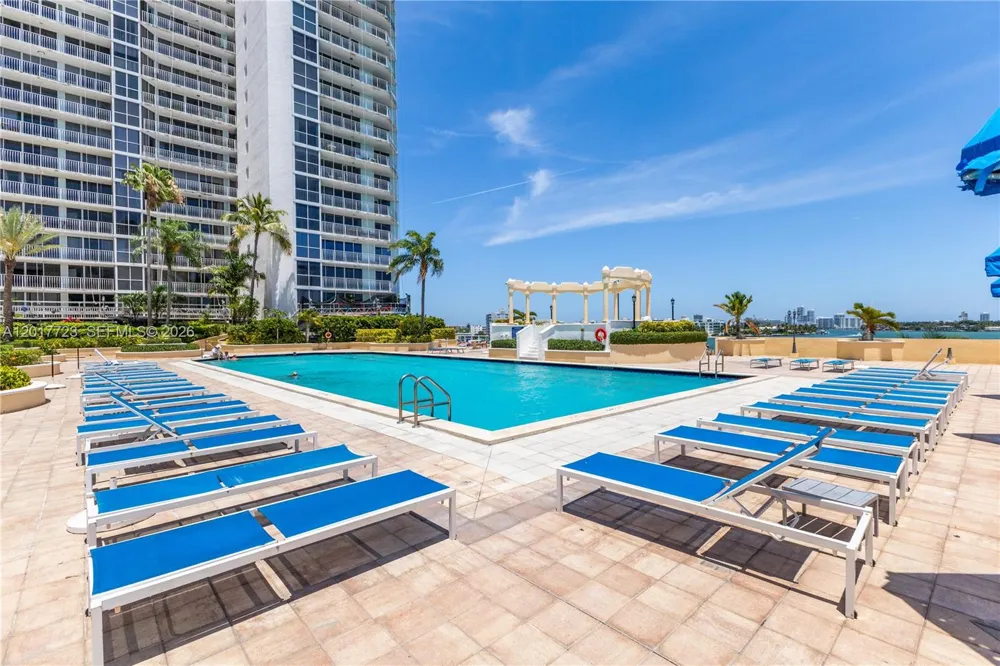 7601 E Treasure Dr #2001 North Bay Village, FL 33141