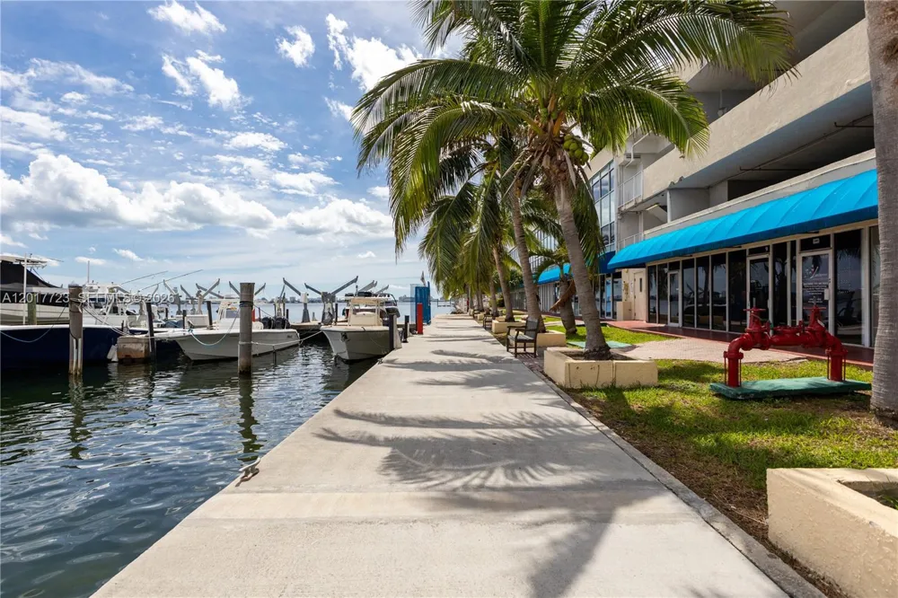 7601 E Treasure Dr #2001 North Bay Village, FL 33141
