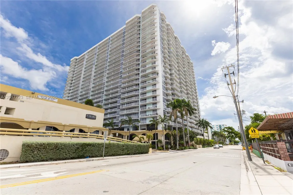 7601 E Treasure Dr #2001 North Bay Village, FL 33141