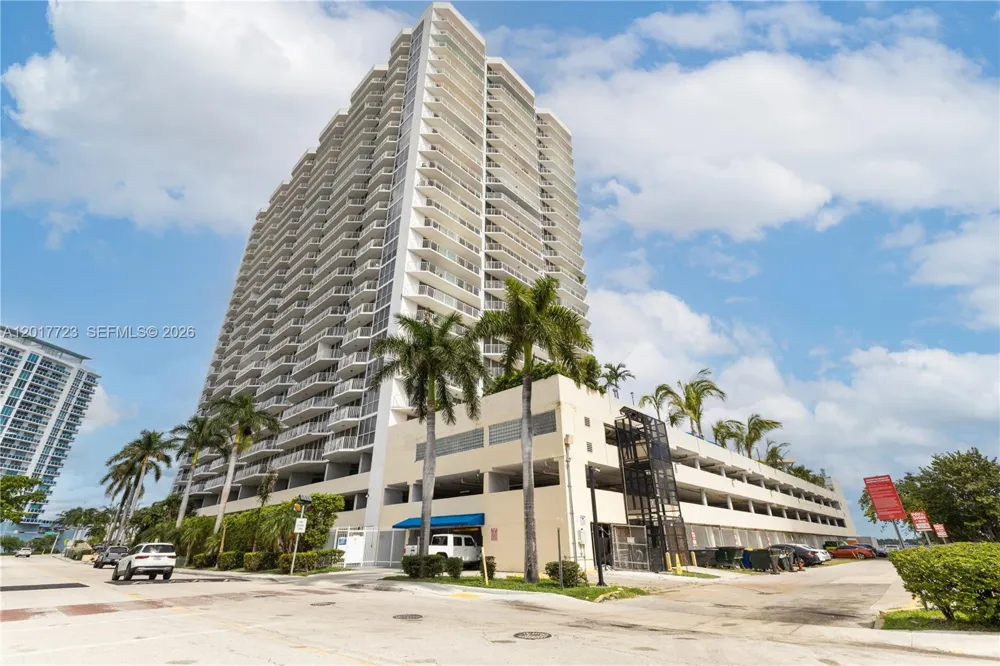 7601 E Treasure Dr #2001 North Bay Village, FL 33141