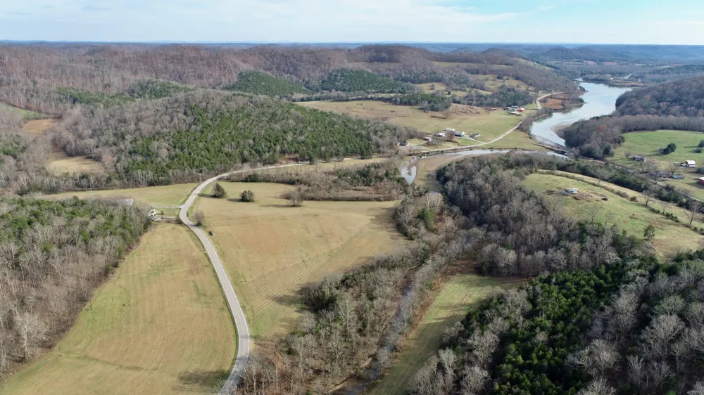 939 Wartrace Hwy Pleasant Shade, TN 37145