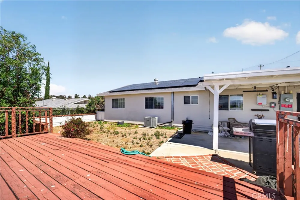 19820 Merryhill Canyon Country, CA 91351