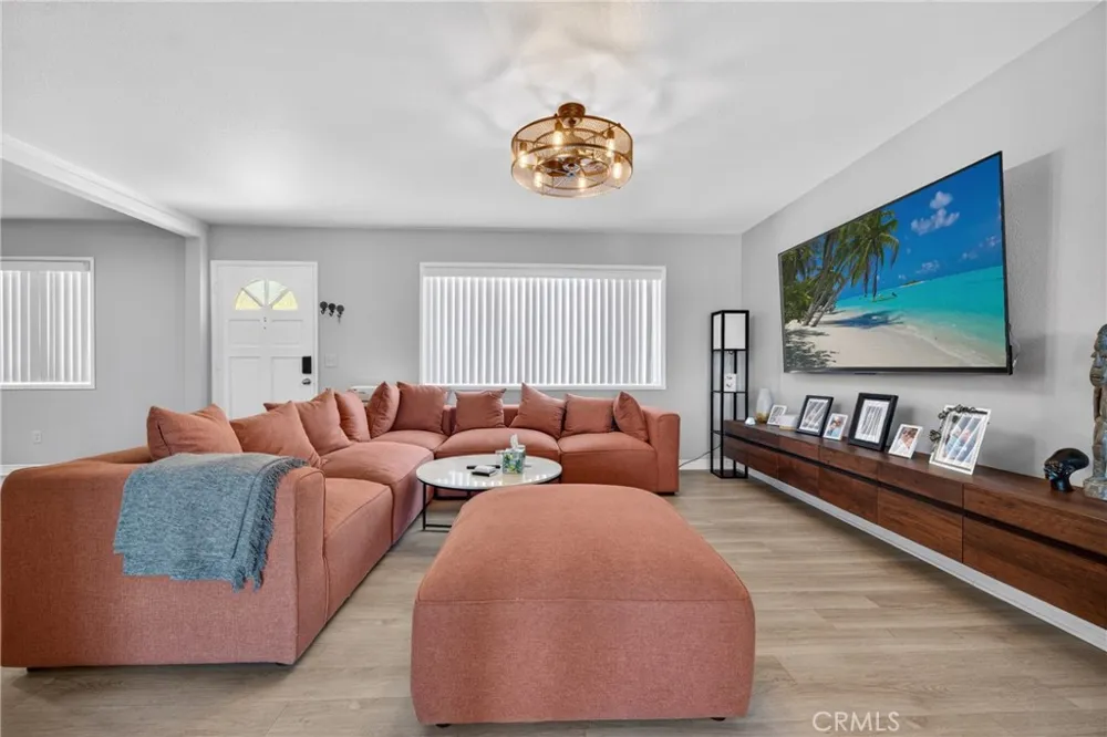 19820 Merryhill Canyon Country, CA 91351