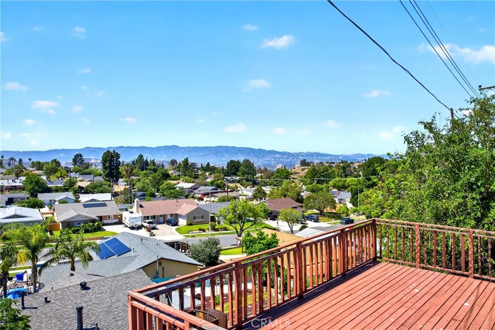 19820 Merryhill Canyon Country, CA 91351