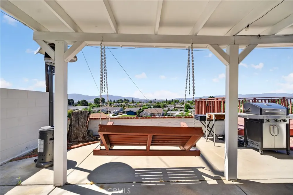 19820 Merryhill Canyon Country, CA 91351