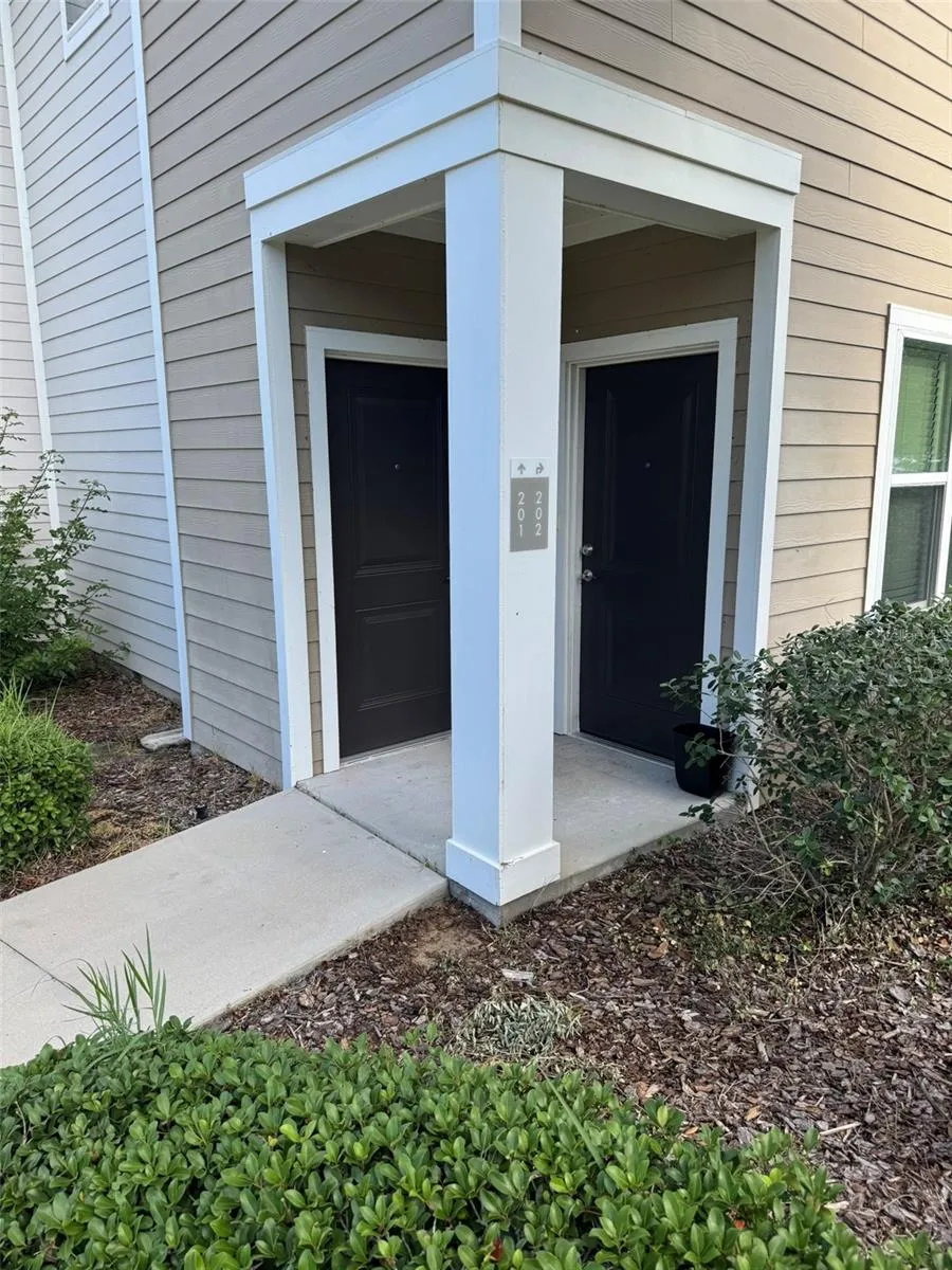 2420 ANN ROU ROAD #201 Tavares, FL 32778