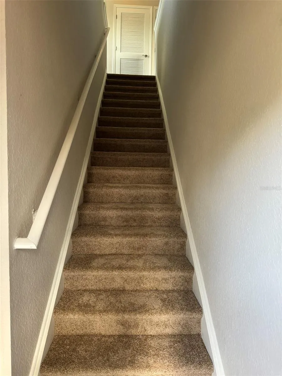 2420 ANN ROU ROAD #201 Tavares, FL 32778