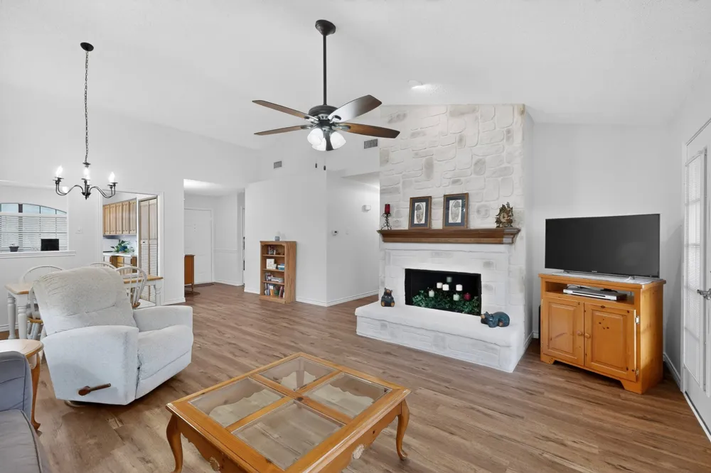 1917 Village Creek Drive Garland, TX 75040