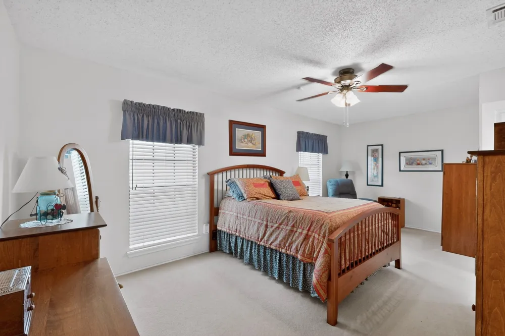 1917 Village Creek Drive Garland, TX 75040