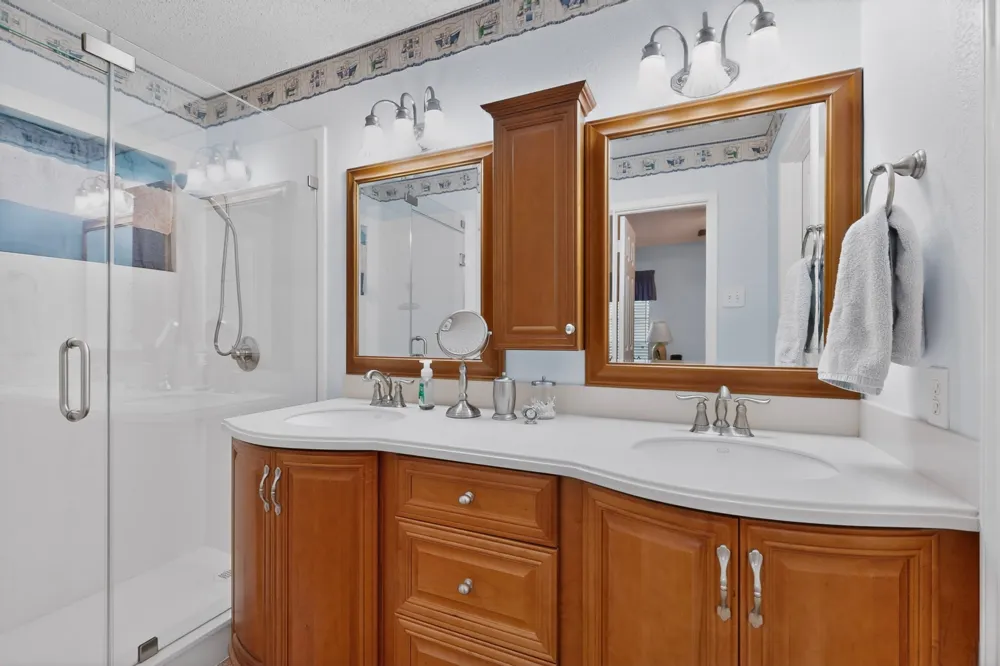 1917 Village Creek Drive Garland, TX 75040